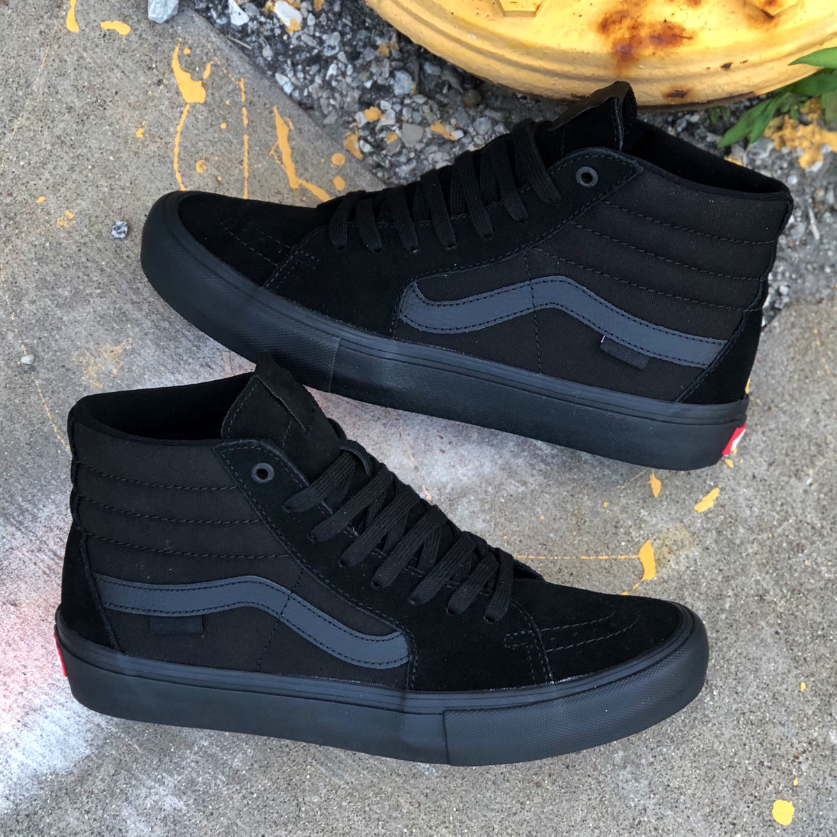 sk8 hi all black vans